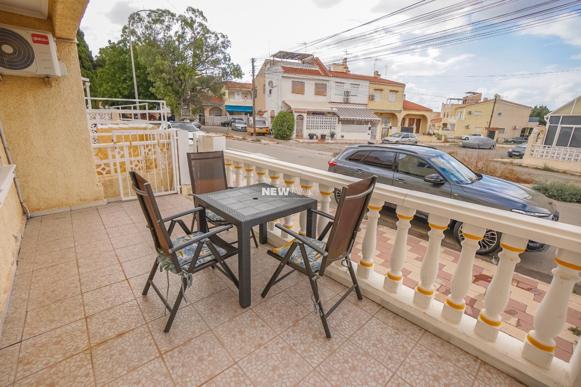 Reventa - Casa adosada - La Marina - Urb. La Marina