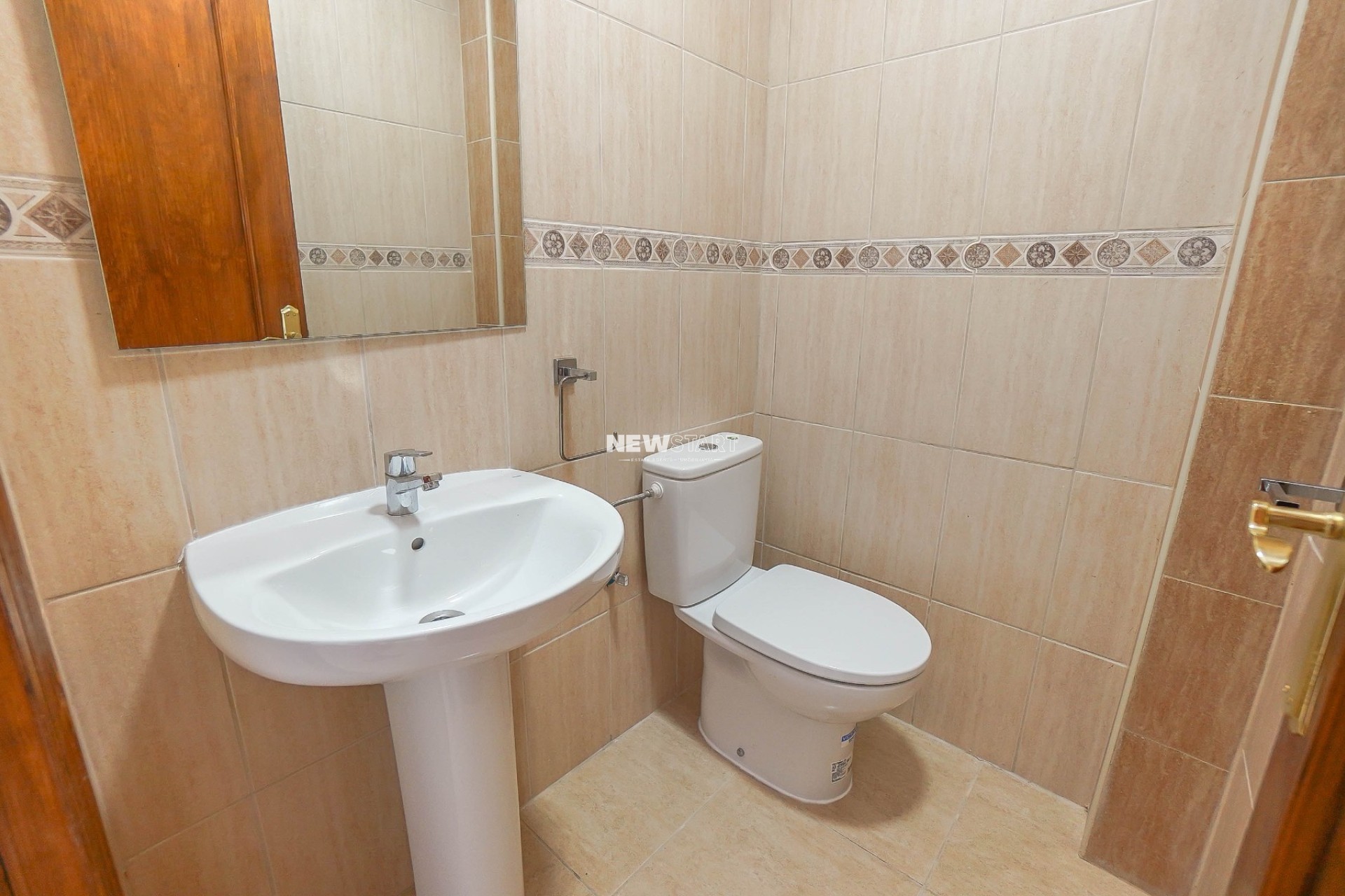 Reventa - Casa adosada - La Marina - Urb. La Marina