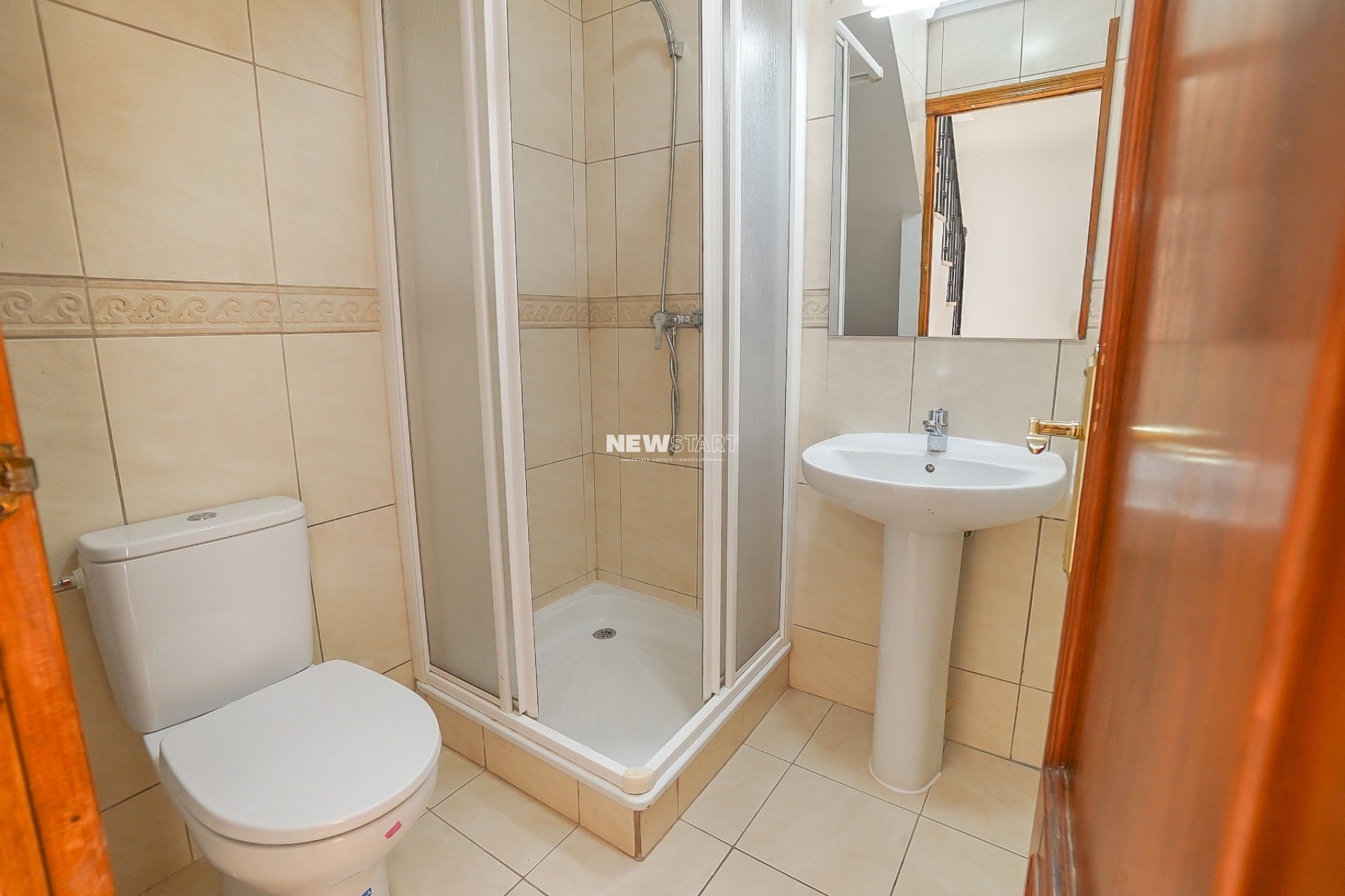 Reventa - Casa adosada - La Marina - Urb. La Marina