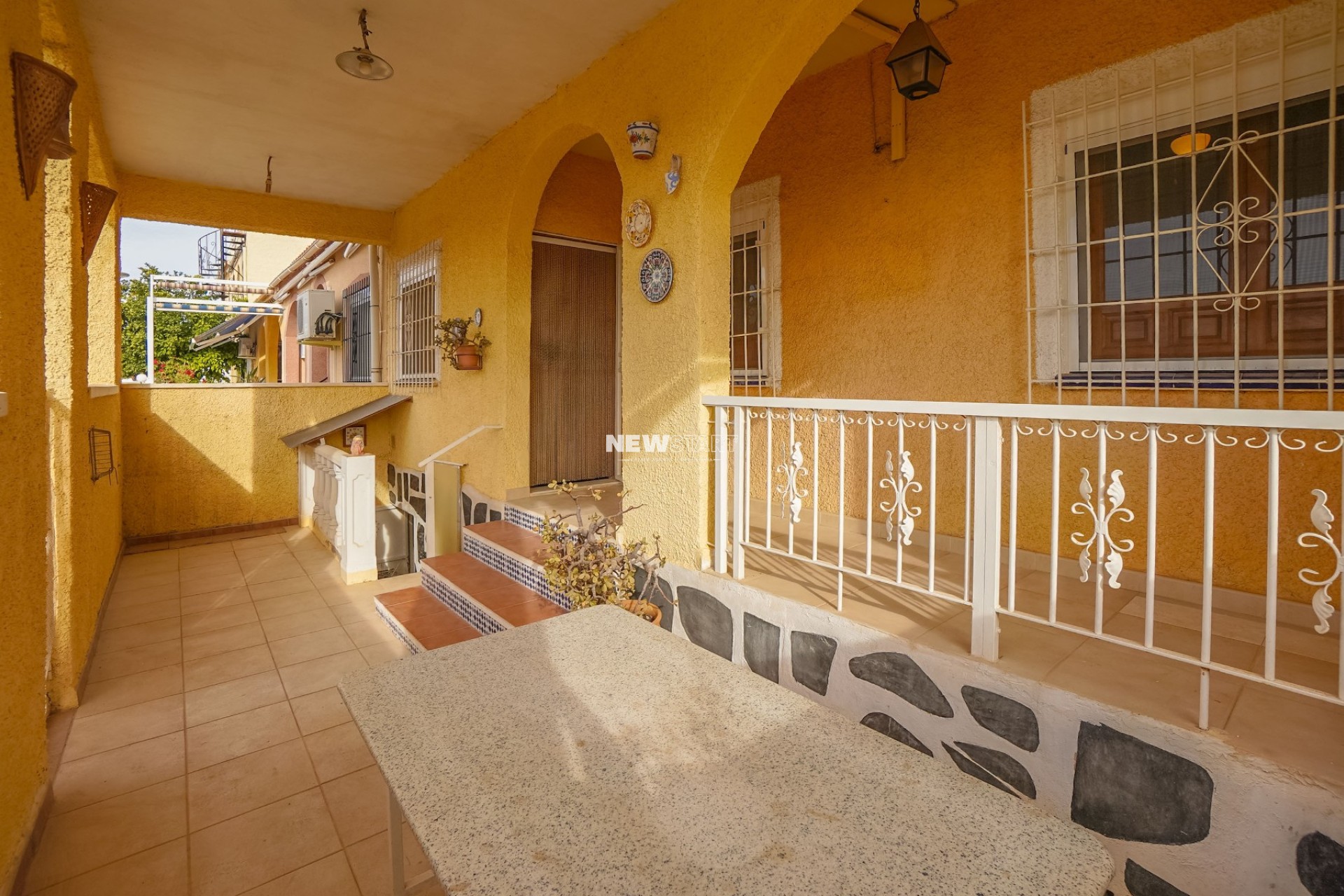 Reventa - Casa adosada - La Marina - Urb. La Marina