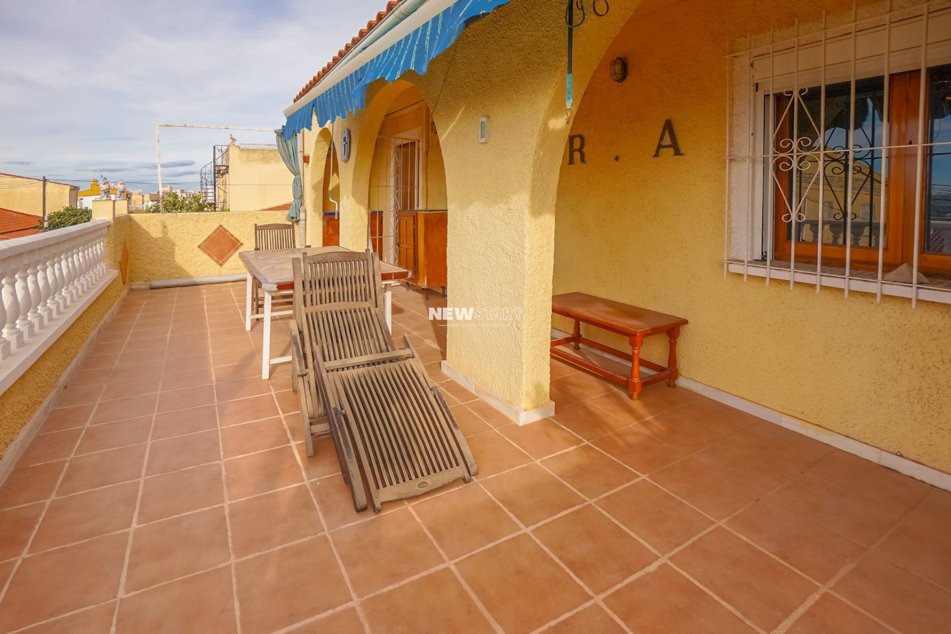 Reventa - Casa adosada - La Marina - Urb. La Marina