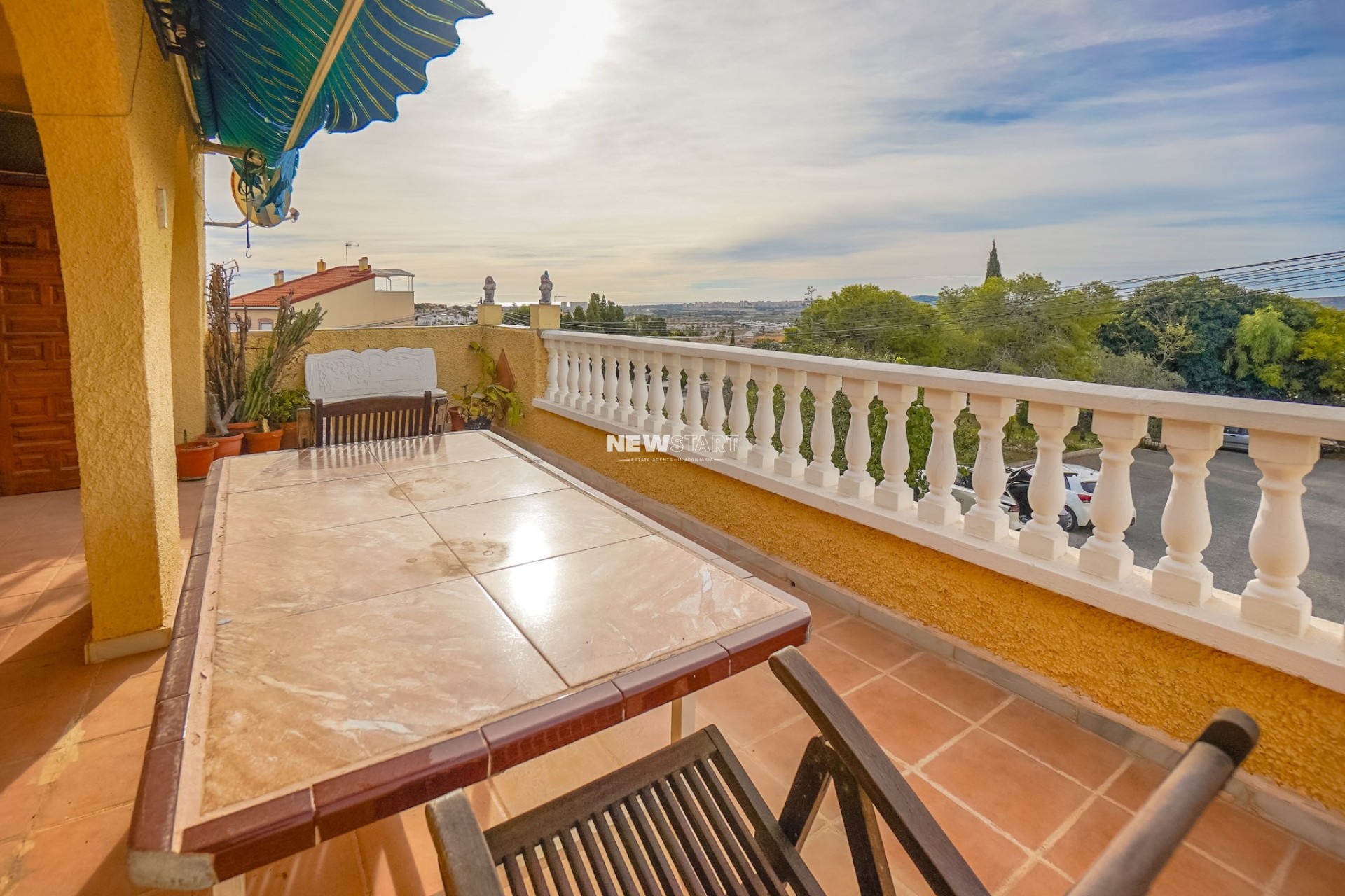 Reventa - Casa adosada - La Marina - Urb. La Marina