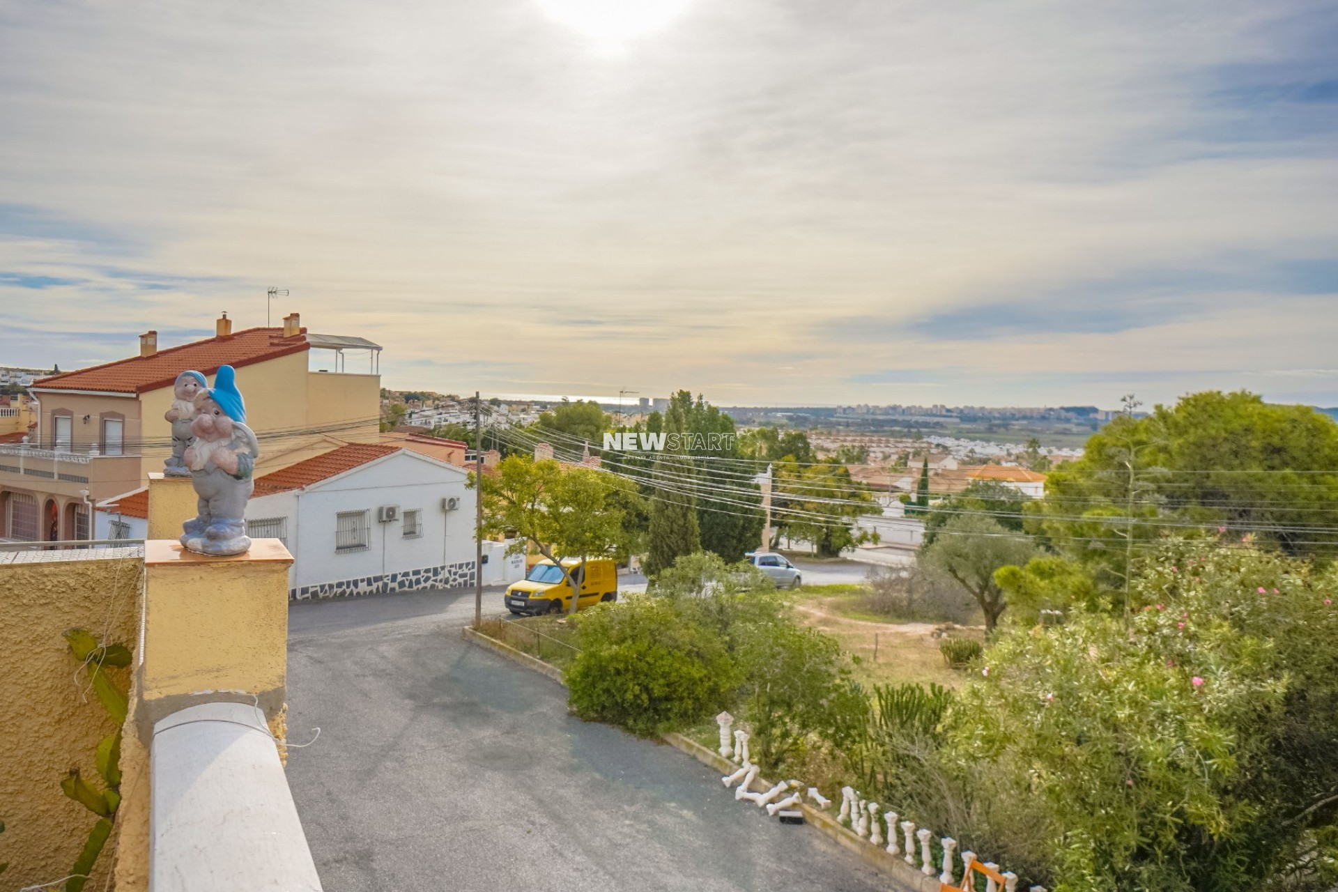 Reventa - Casa adosada - La Marina - Urb. La Marina