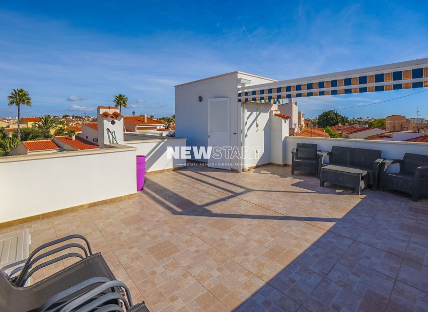 Reventa - Casa adosada - La Marina - Urb. La Marina