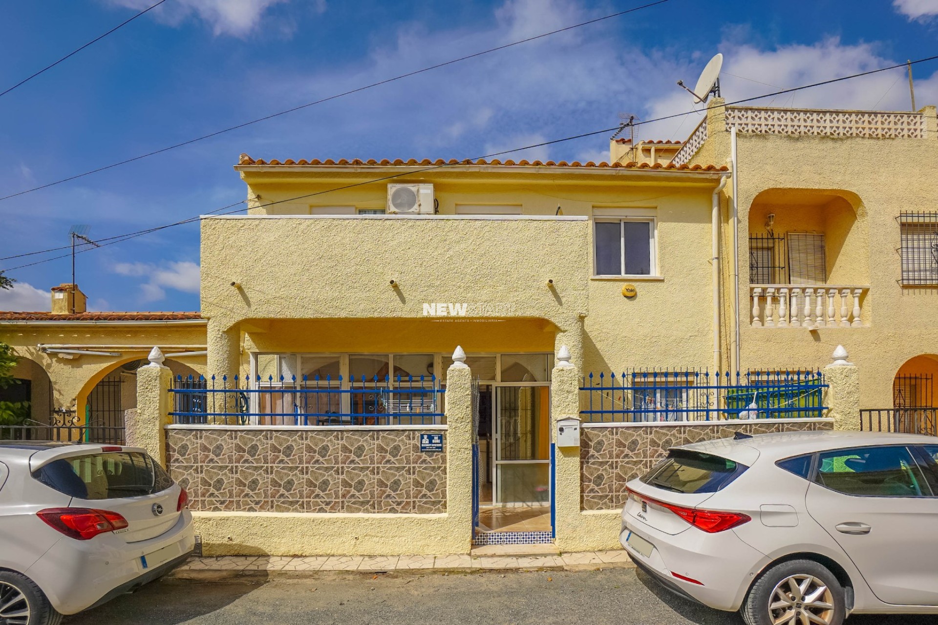 Reventa - Casa adosada - La Marina - Urb. La Marina