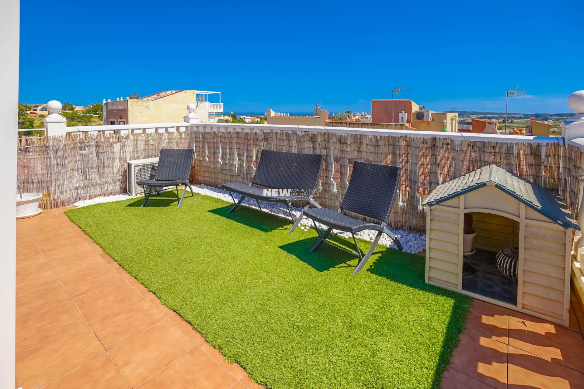 Reventa - Casa adosada - La Marina - Urb. La Marina