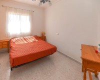 Reventa - Casa adosada - La Marina - Urb. La Marina