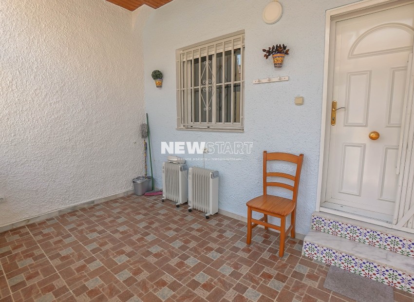 Reventa - Casa adosada - La Marina - Urb. La Marina