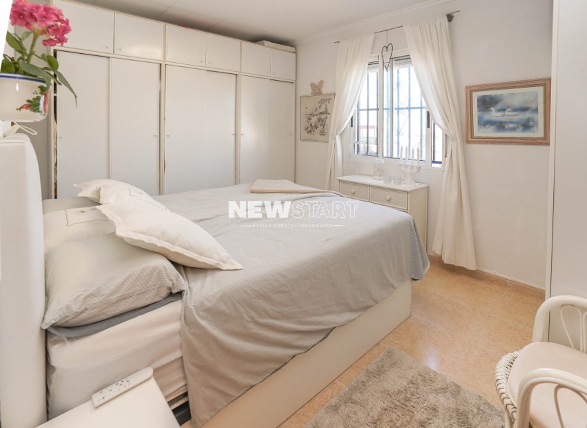 Reventa - Casa adosada - La Marina - Urb. La Marina