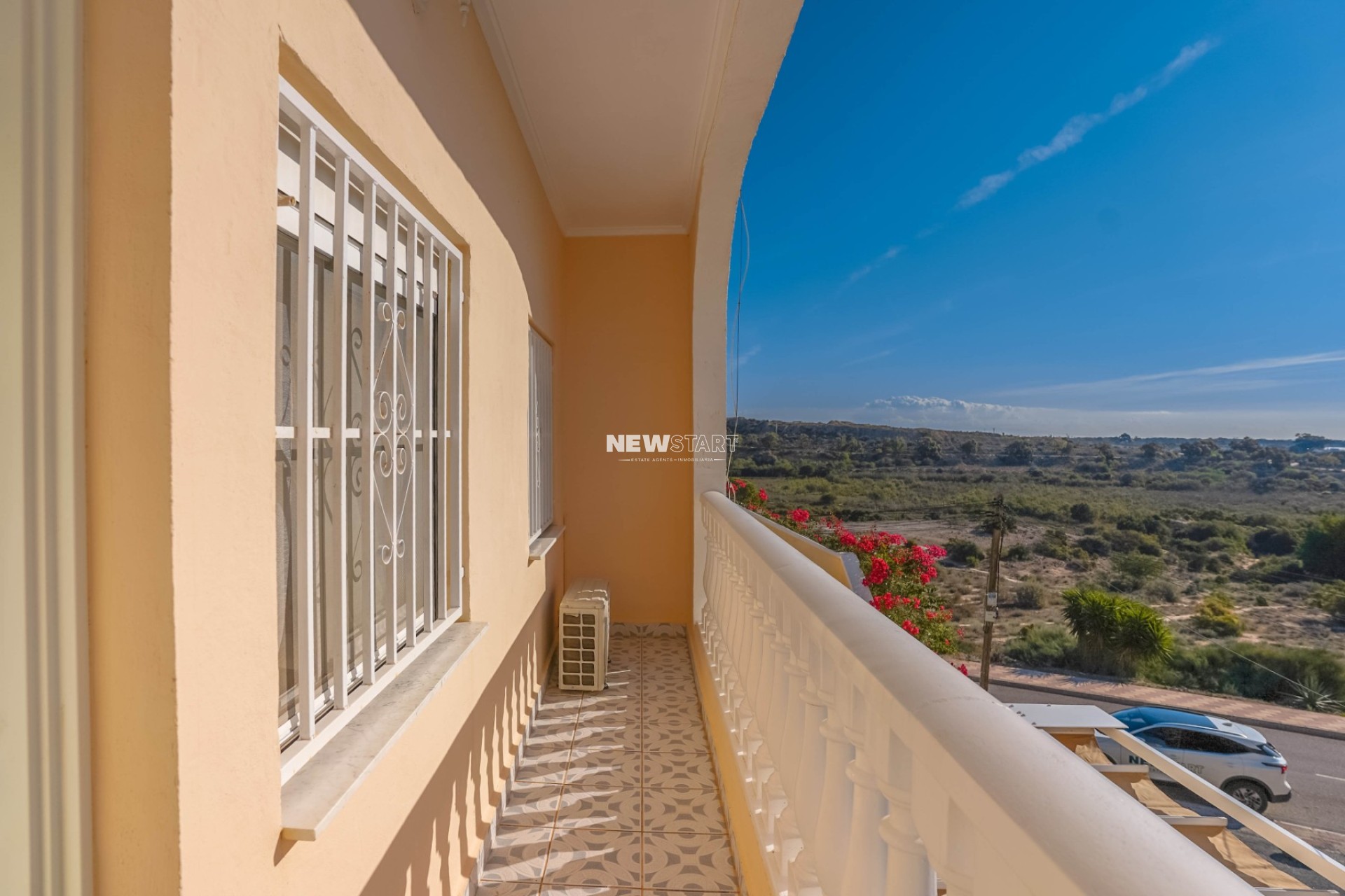 Reventa - Casa adosada - La Marina - Urb. La Marina