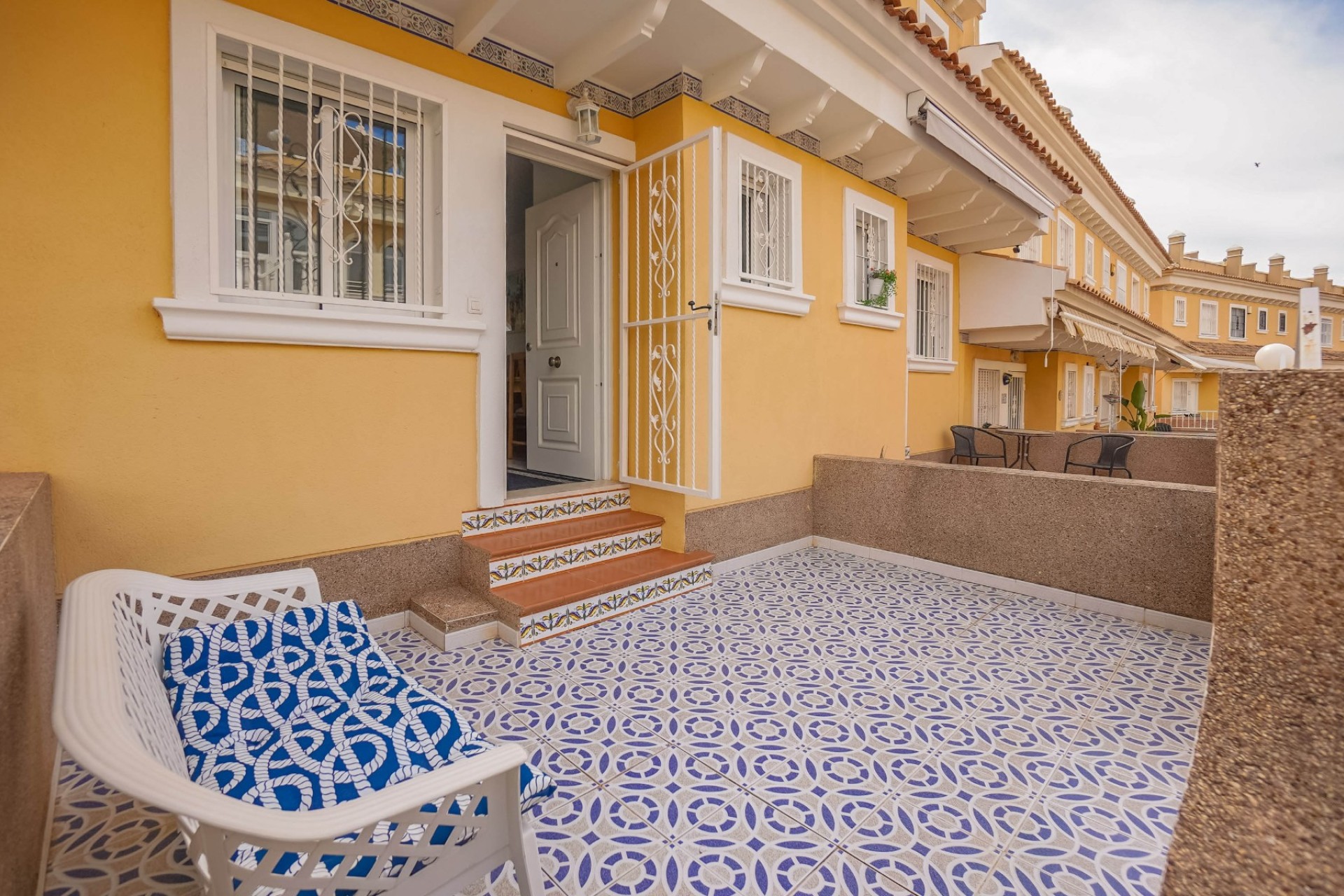 Reventa - Casa adosada - La Marina - Urb. La Marina