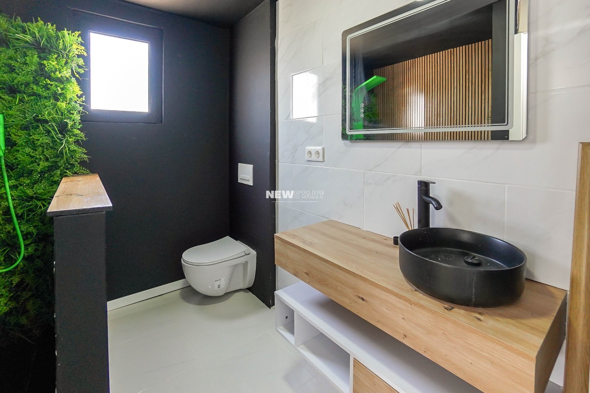 Reventa - Casa de campo-Finca - La Marina - Urb. La Marina