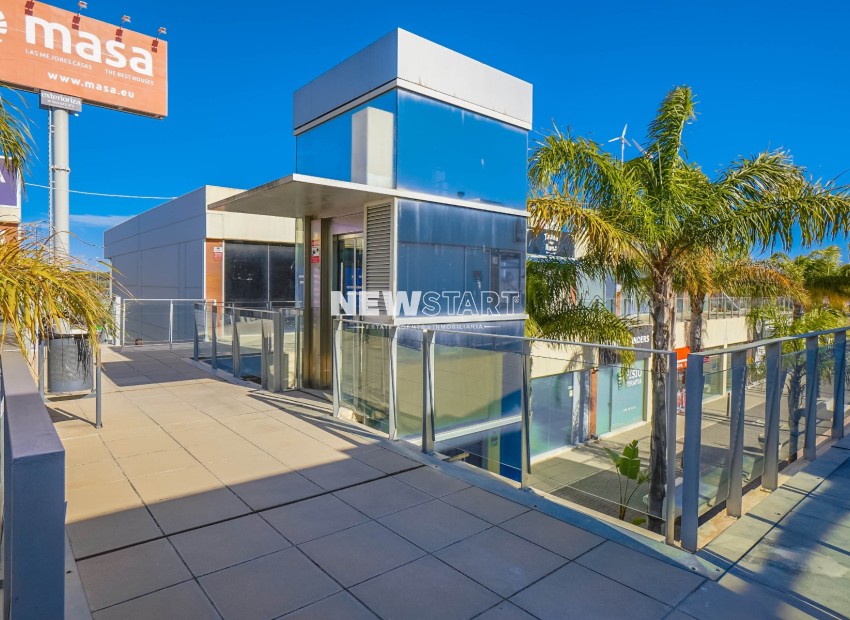 Reventa - Comercial - La Marina - Urb. La Marina