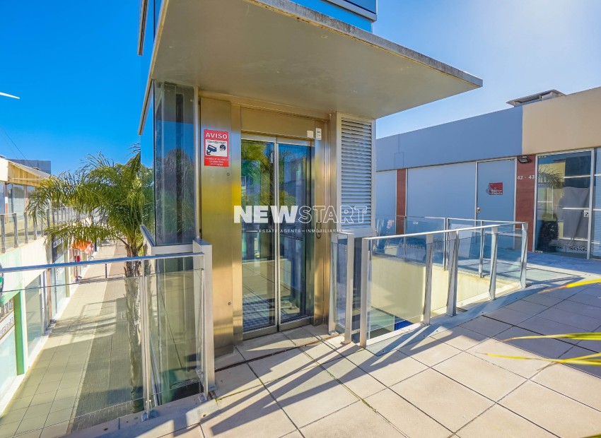 Reventa - Comercial - La Marina - Urb. La Marina