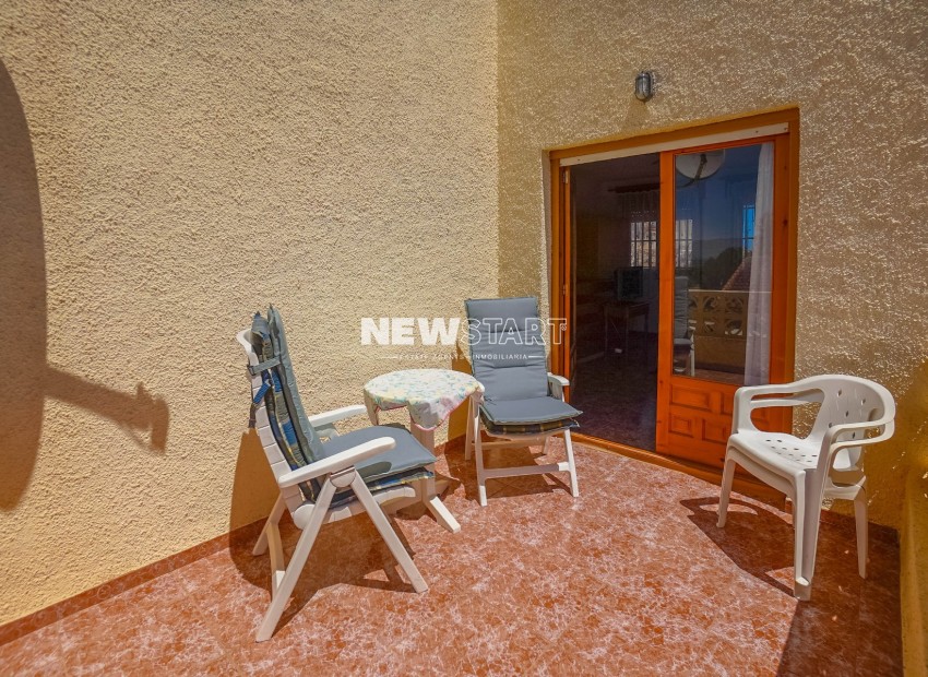 Reventa - End Terraced Townhouse - La Marina - Urb. La Marina