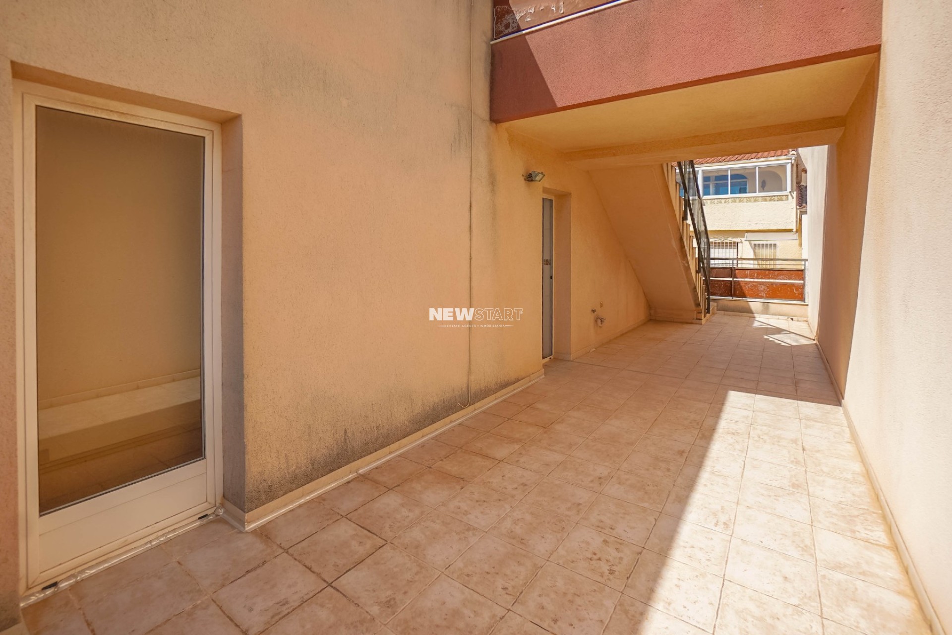 Reventa - End Terraced Townhouse - La Marina - Urb. La Marina