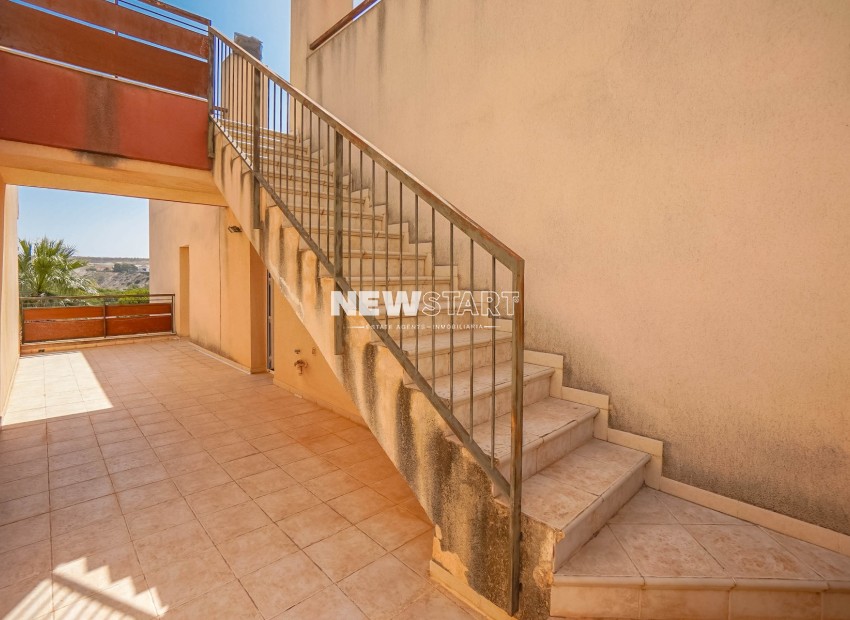 Reventa - End Terraced Townhouse - La Marina - Urb. La Marina