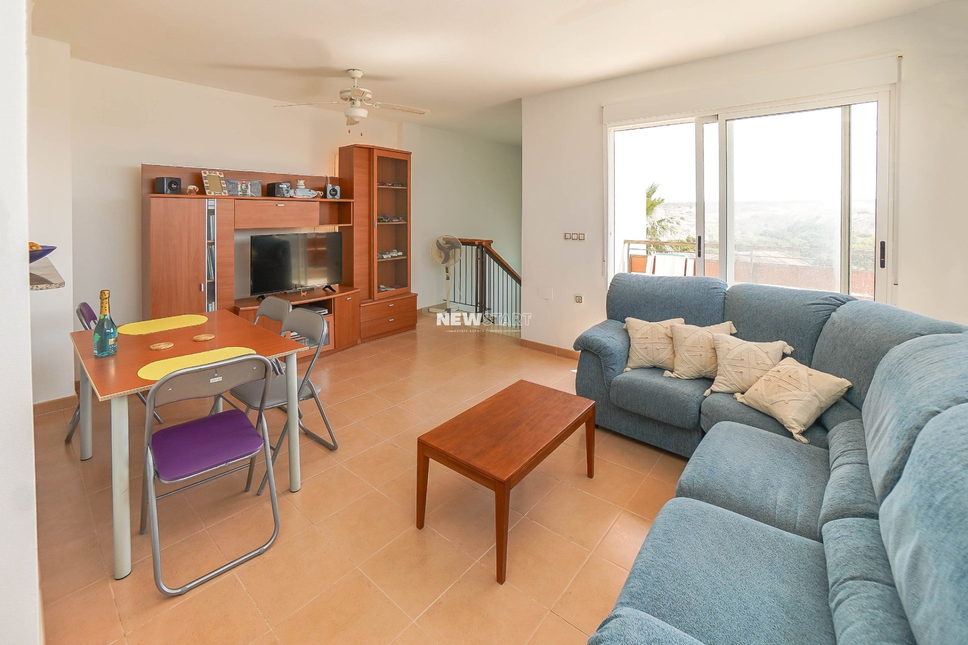 Reventa - End Terraced Townhouse - La Marina - Urb. La Marina