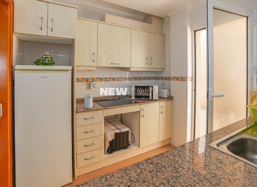 Reventa - End Terraced Townhouse - La Marina - Urb. La Marina