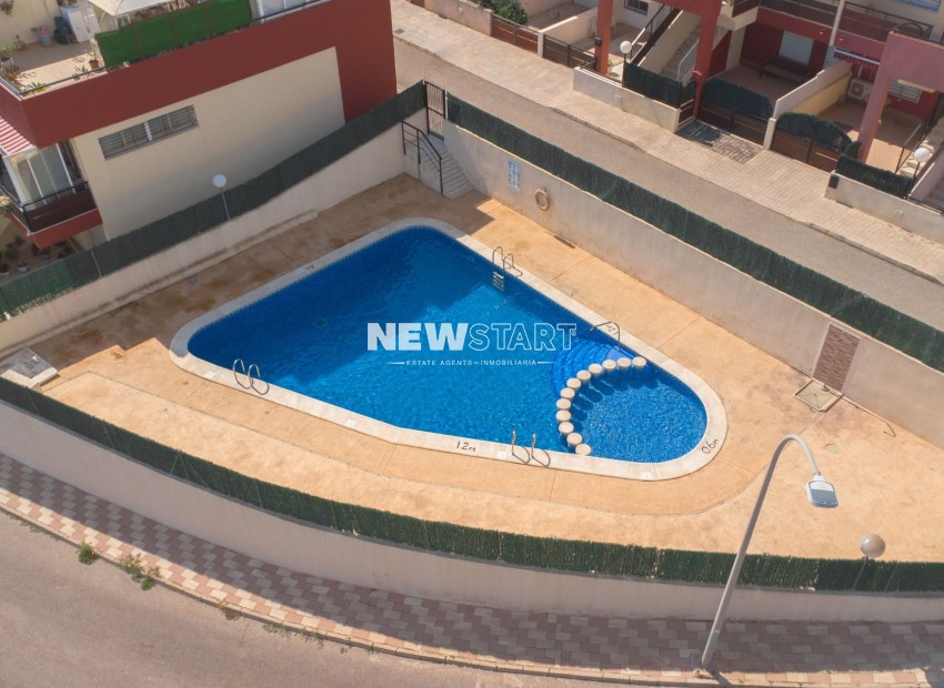 Reventa - End Terraced Townhouse - La Marina - Urb. La Marina
