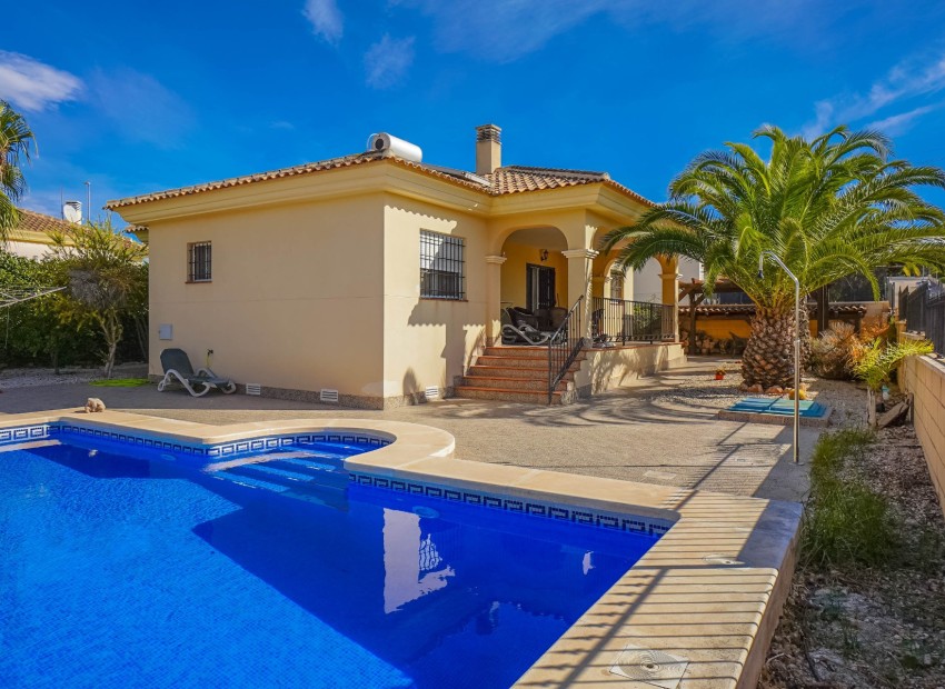 Reventa -  - La Marina - Urb. El Oasis
