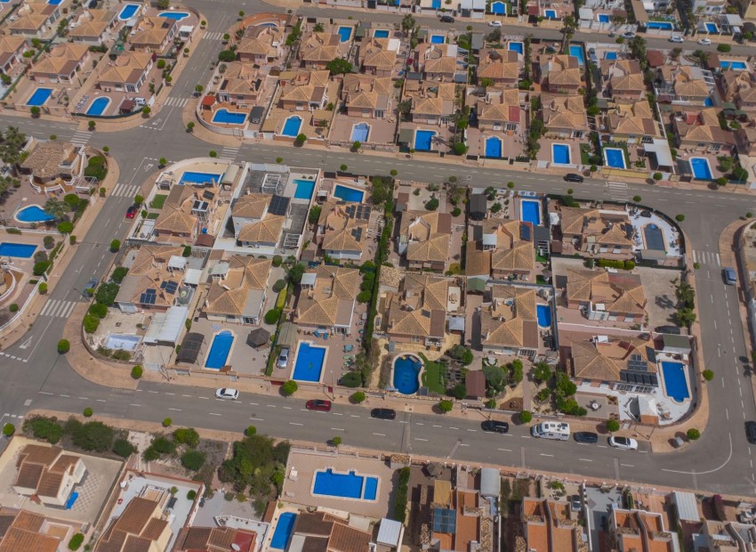 Reventa - Villa independiente - La Marina - Urb. La Marina