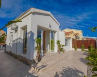 Reventa - Villa independiente - La Marina - Urb. La Marina