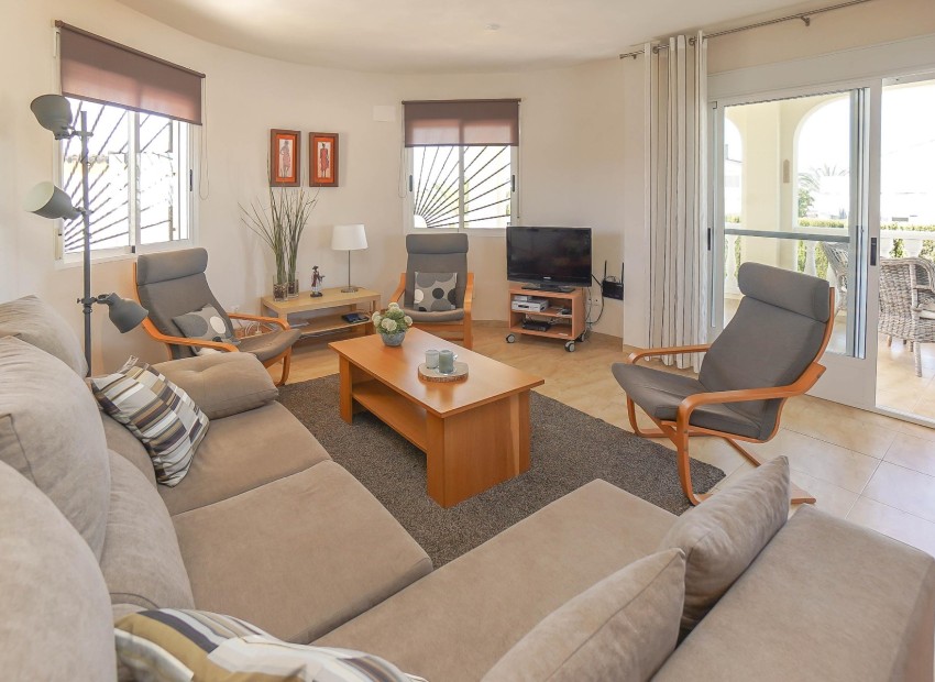 Reventa - Villa - La Marina - Urb. El Oasis