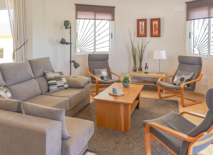 Reventa - Villa - La Marina - Urb. El Oasis