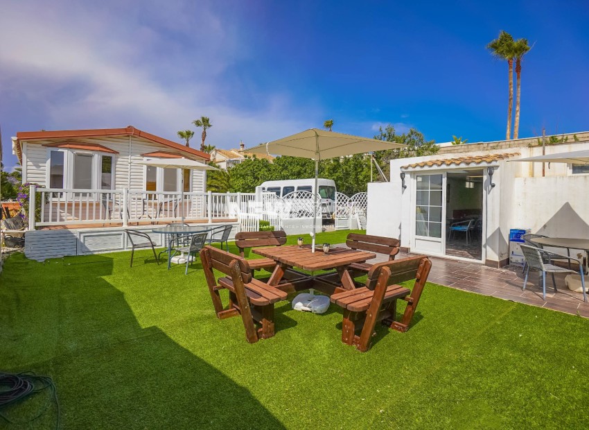 Reventa - Villa - La Marina - Urb. El Oasis