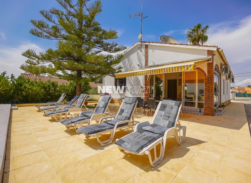 Reventa - Villa - La Marina - Urb. El Oasis