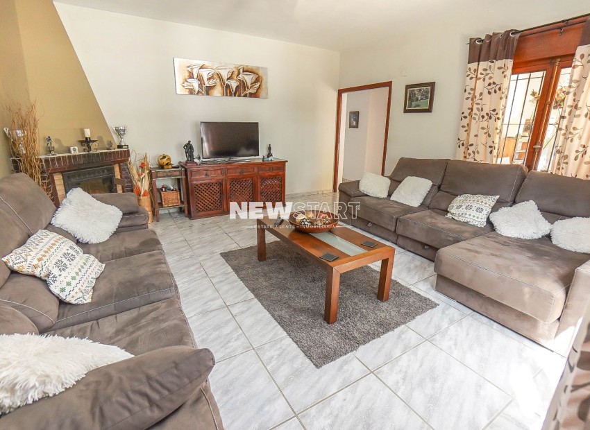 Reventa - Villa - La Marina - Urb. El Oasis