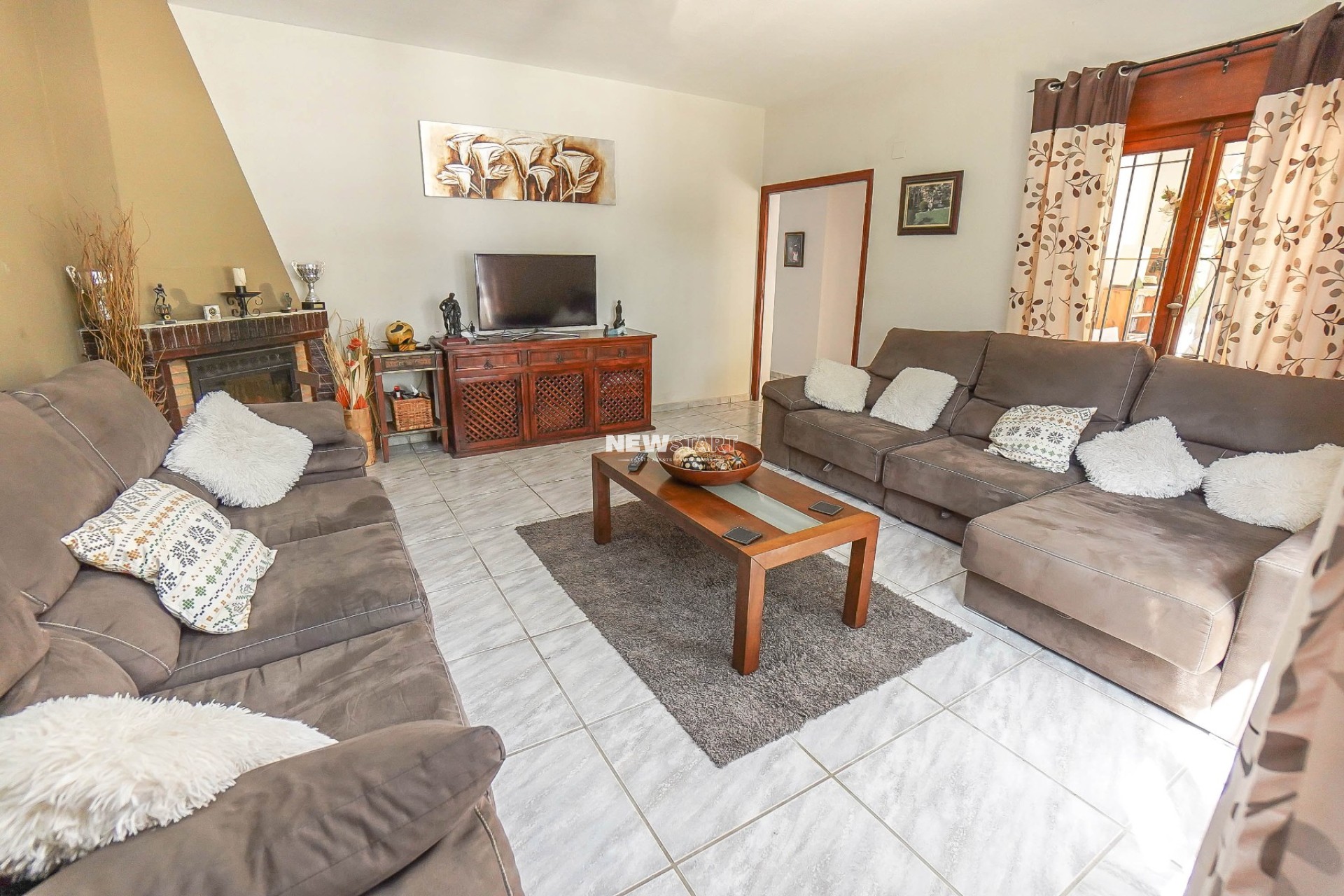 Reventa - Villa - La Marina - Urb. El Oasis