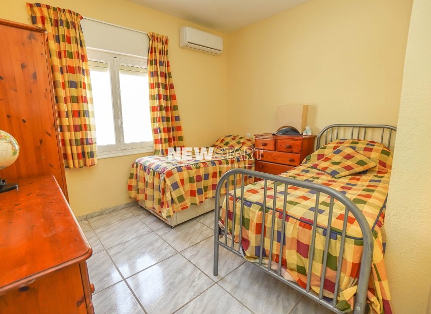 Reventa - Villa - La Marina - Urb. El Oasis