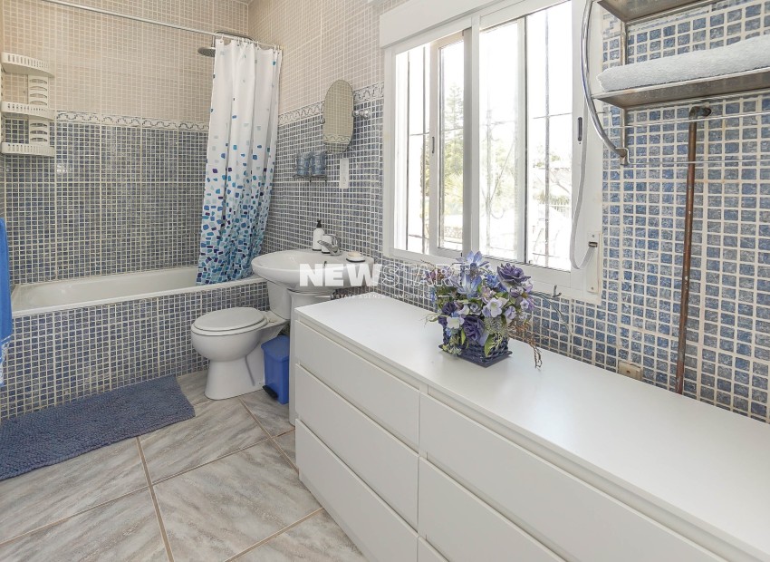Reventa - Villa - La Marina - Urb. El Oasis