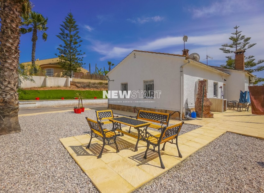 Reventa - Villa - La Marina - Urb. El Oasis