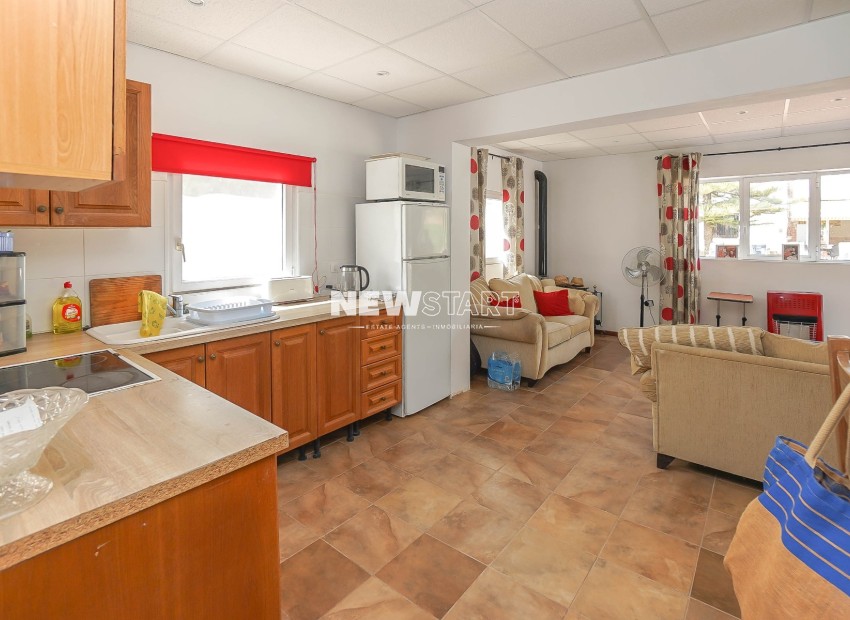 Reventa - Villa - La Marina - Urb. El Oasis