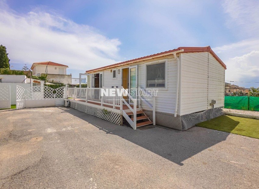 Reventa - Villa - La Marina - Urb. El Oasis