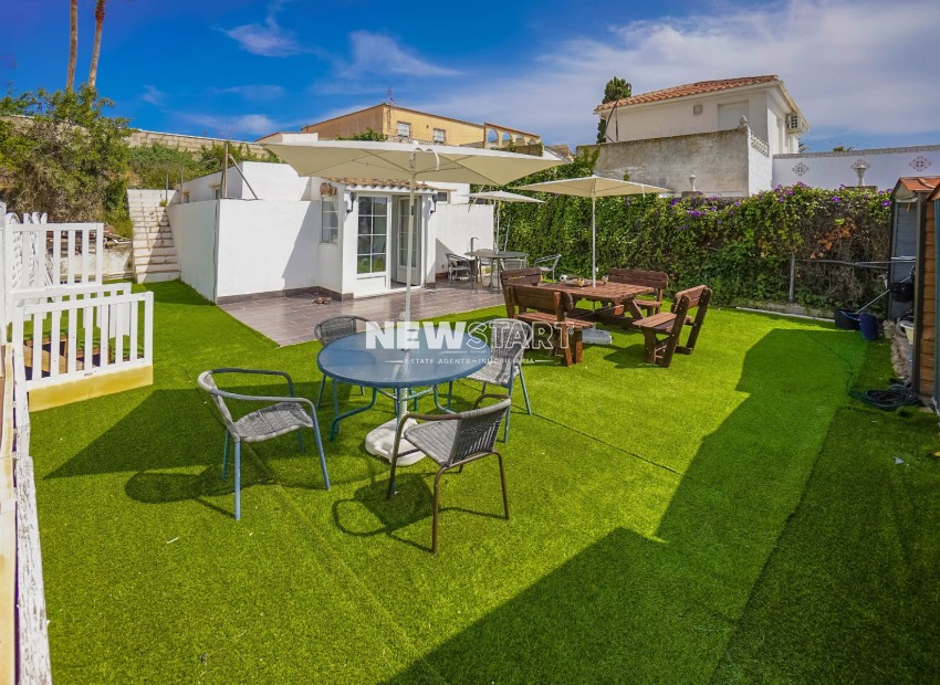 Reventa - Villa - La Marina - Urb. El Oasis