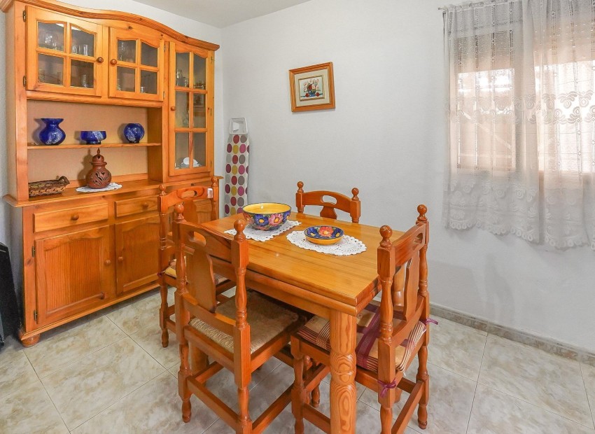 Reventa - Villa - La Marina - Urb. La Escuera