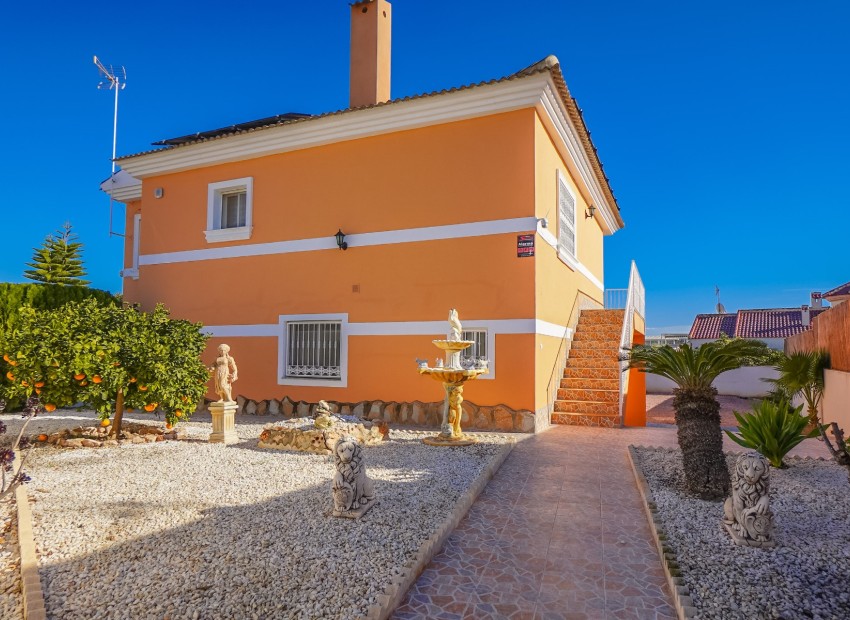 Reventa - Villa - La Marina - Urb. La Marina