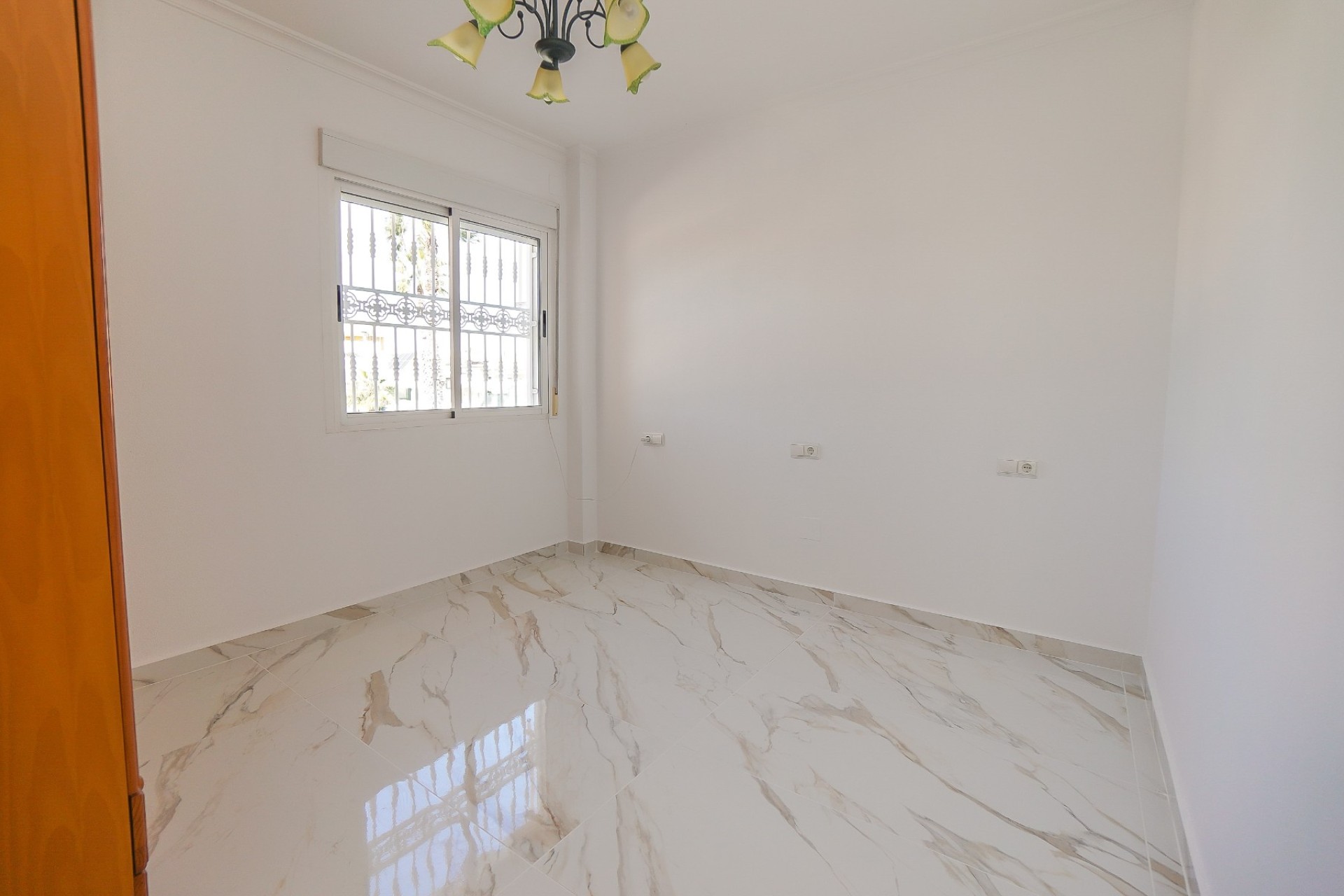 Reventa - Villa - La Marina - Urb. La Marina