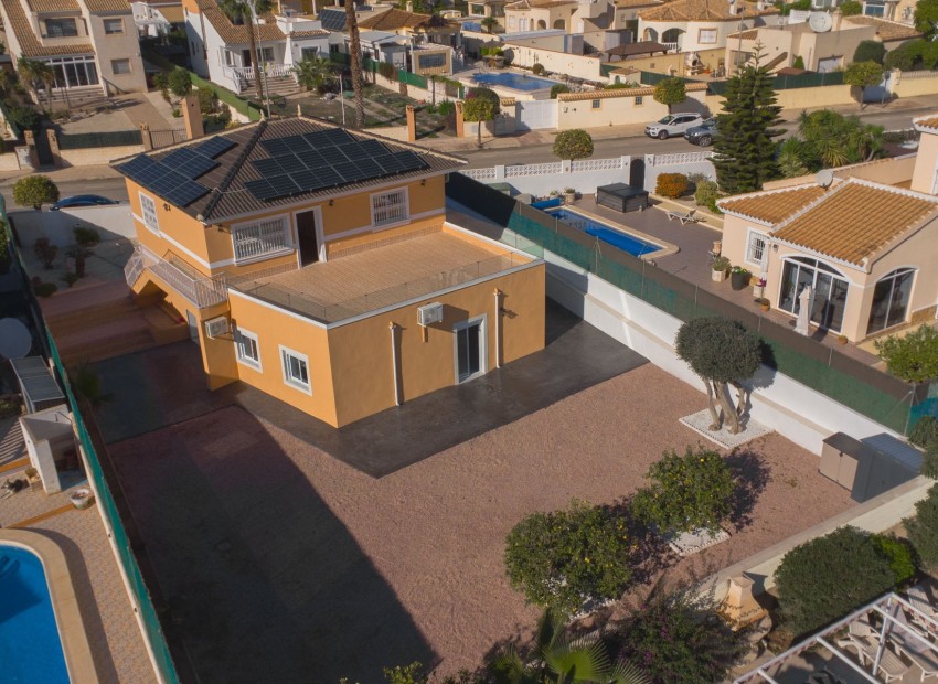 Reventa - Villa - La Marina - Urb. La Marina