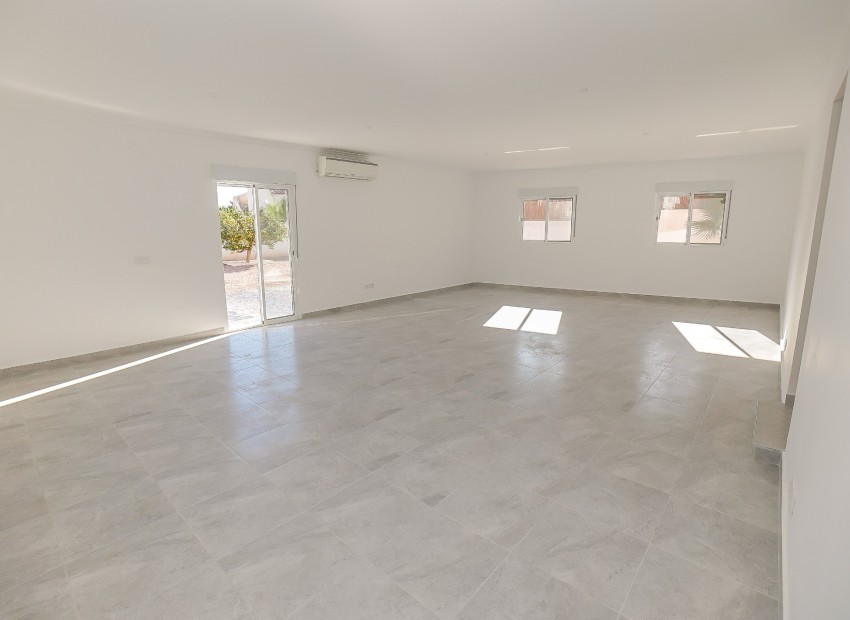 Reventa - Villa - La Marina - Urb. La Marina