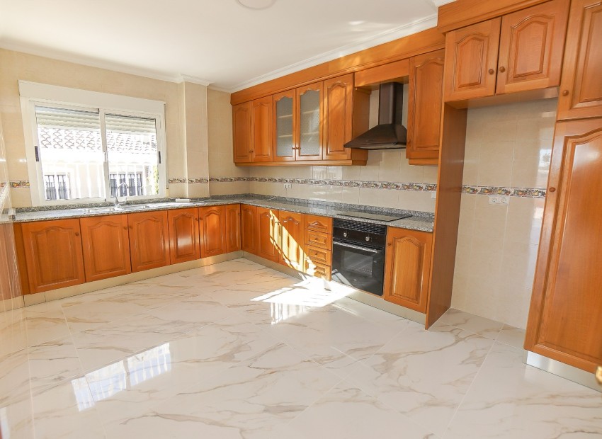 Reventa - Villa - La Marina - Urb. La Marina
