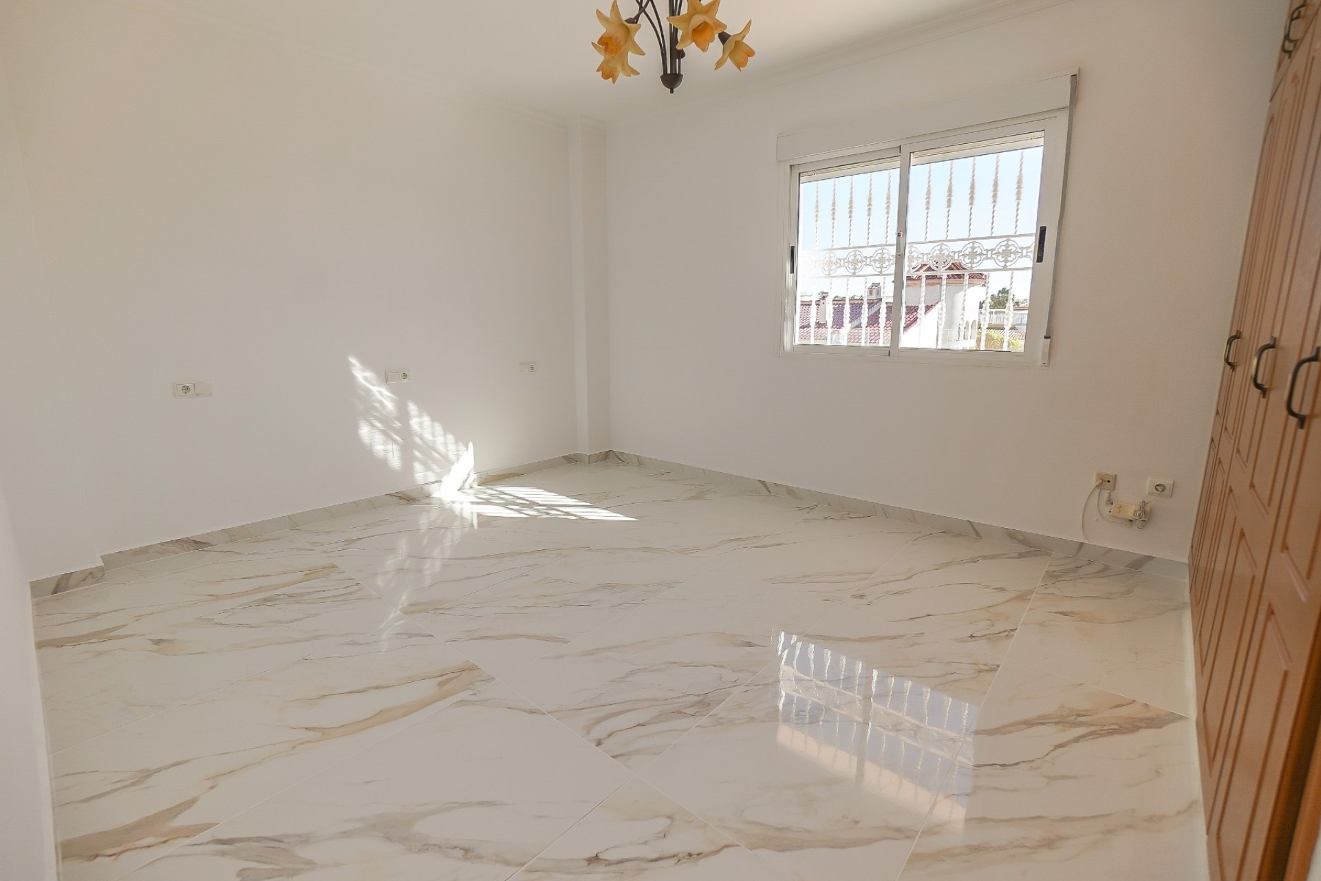 Reventa - Villa - La Marina - Urb. La Marina