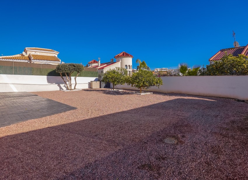 Reventa - Villa - La Marina - Urb. La Marina