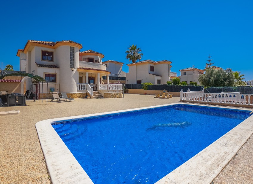 Reventa - Villa - La Marina - Urb. La Marina