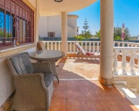 Reventa - Villa - La Marina - Urb. La Marina
