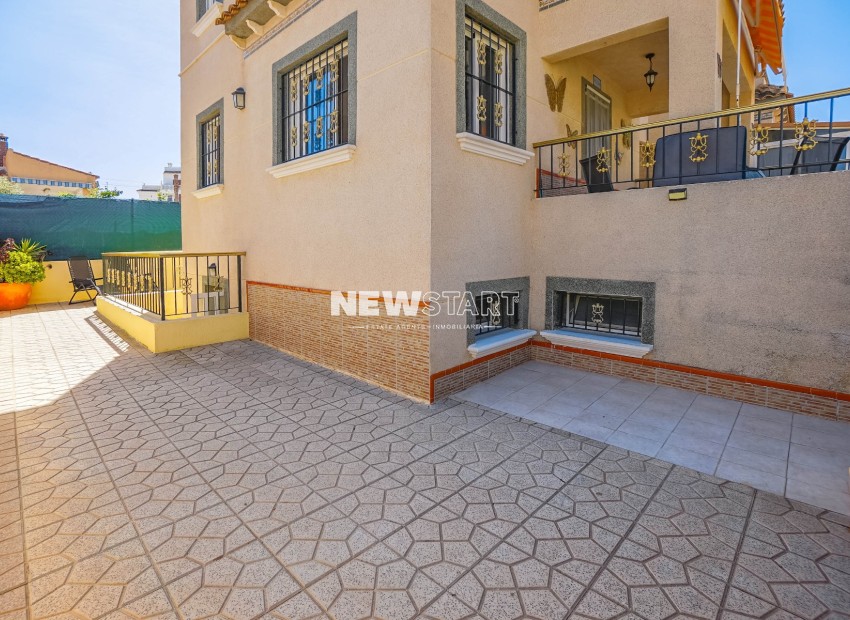 Revente - Maison mitoyenne - La Marina - Urb. El Oasis